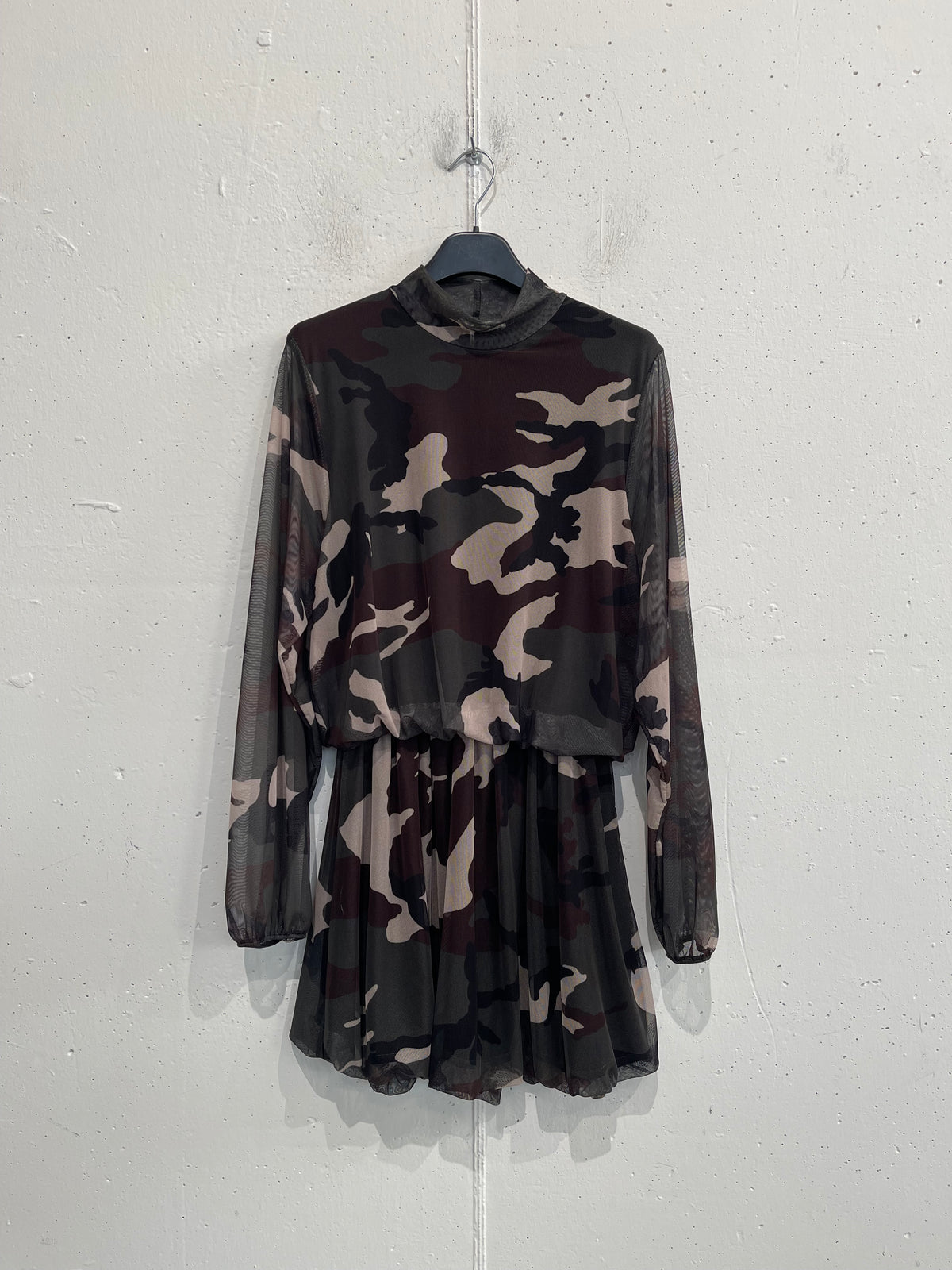 Abito in tulle militare