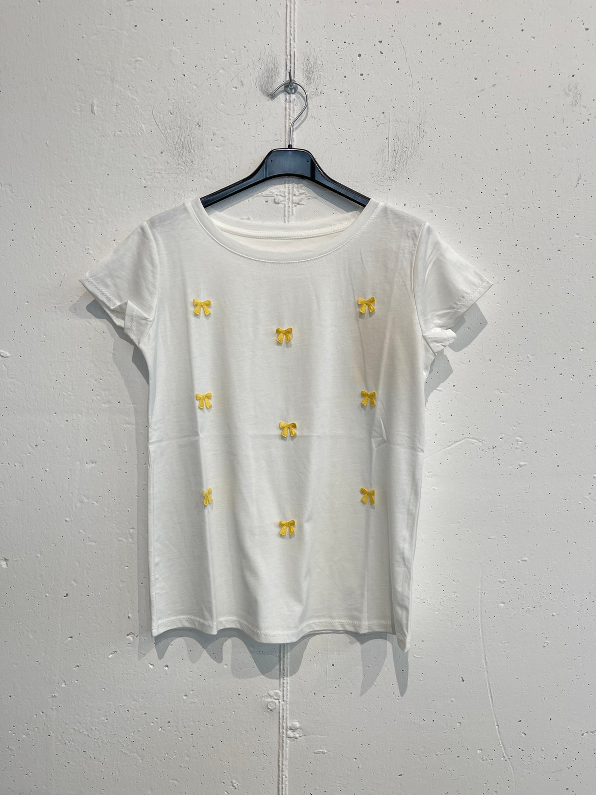 T-shirt dettagli ricamati 3D