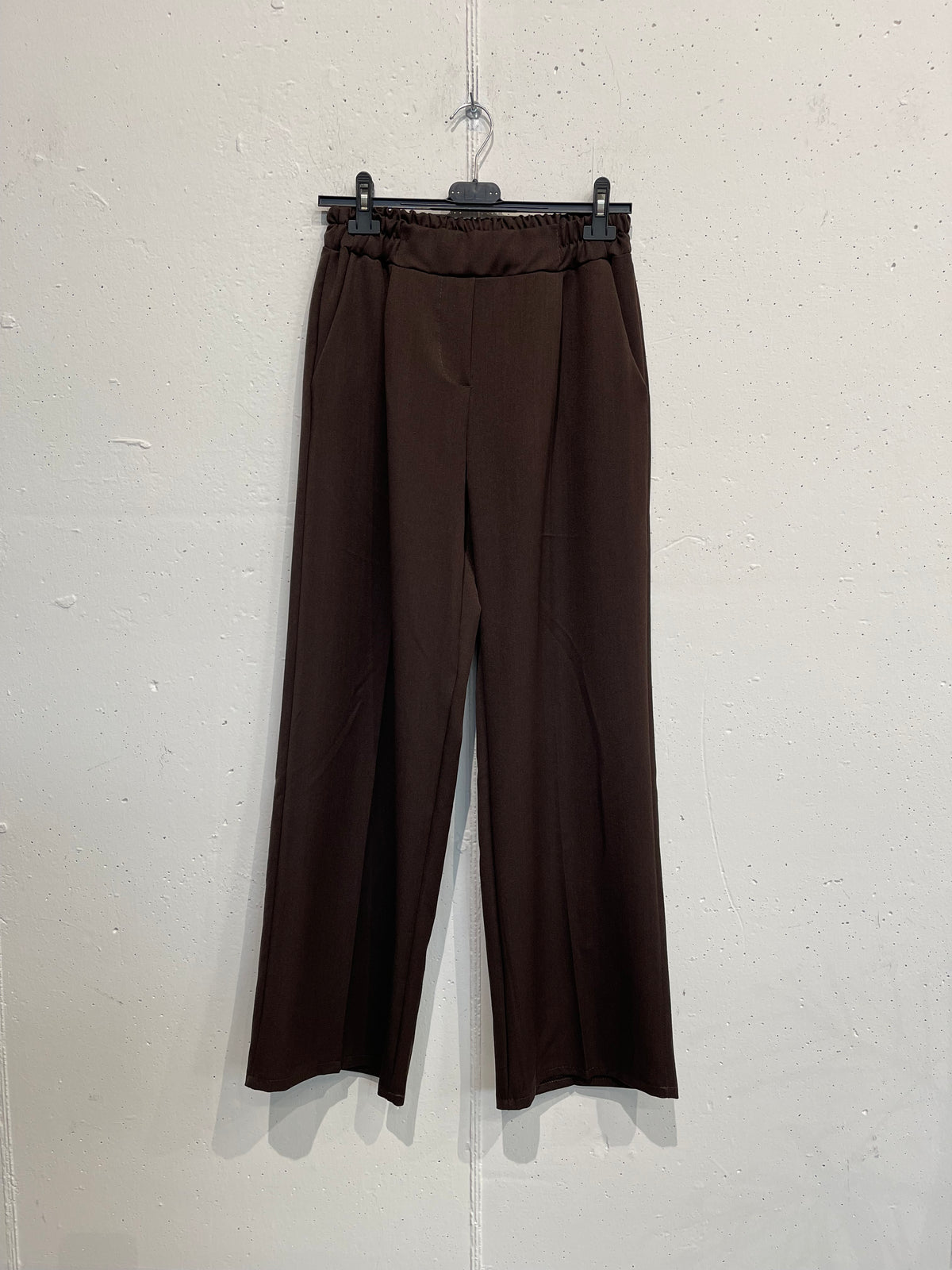 Pantalone misto viscosa a palazzo con pieghe davanti ed elastico dietro