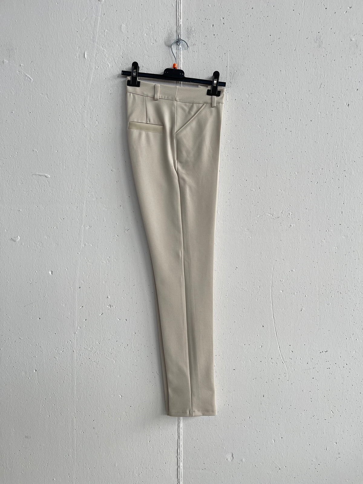 Pantalone a sigaretta