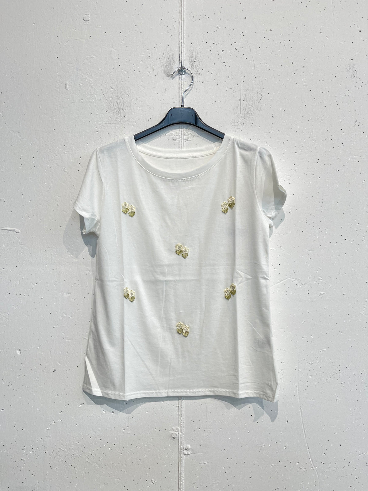 T-shirt dettagli ricamati 3D