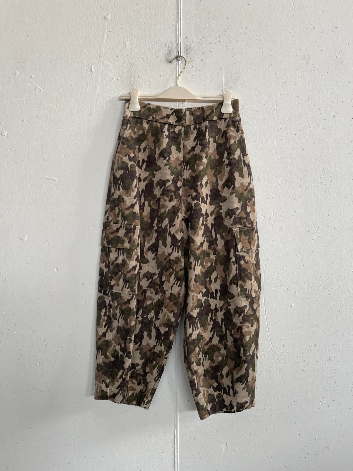 Pantalone balloon con tasconi 2 fantasie