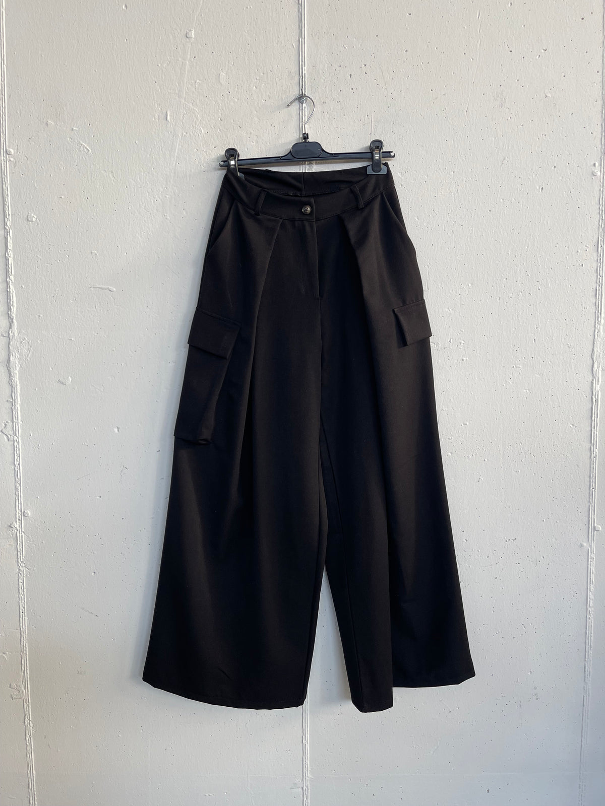 Pantalone sartoriale con tasche