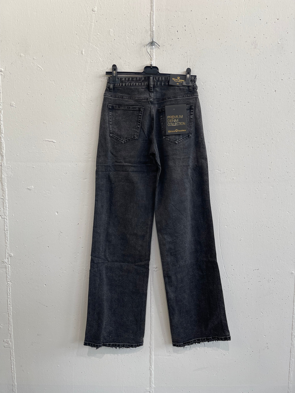 Jeans nero a vita bassa