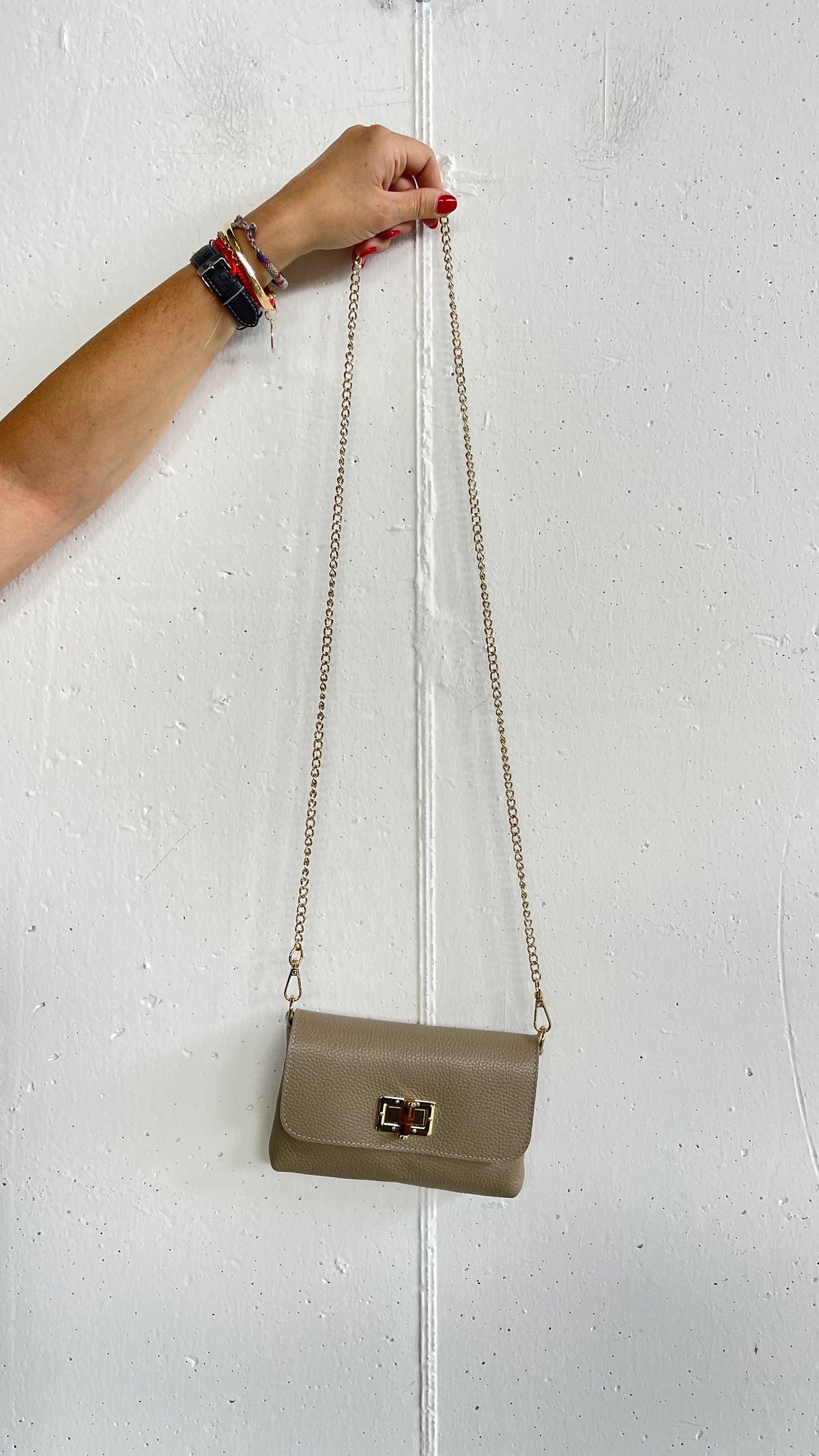 Borsa con chiusura in osso