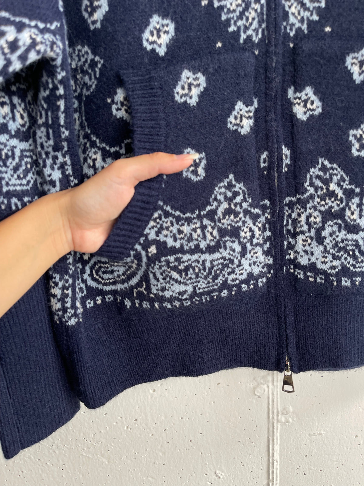 Cardigan con zip fantasia bandana