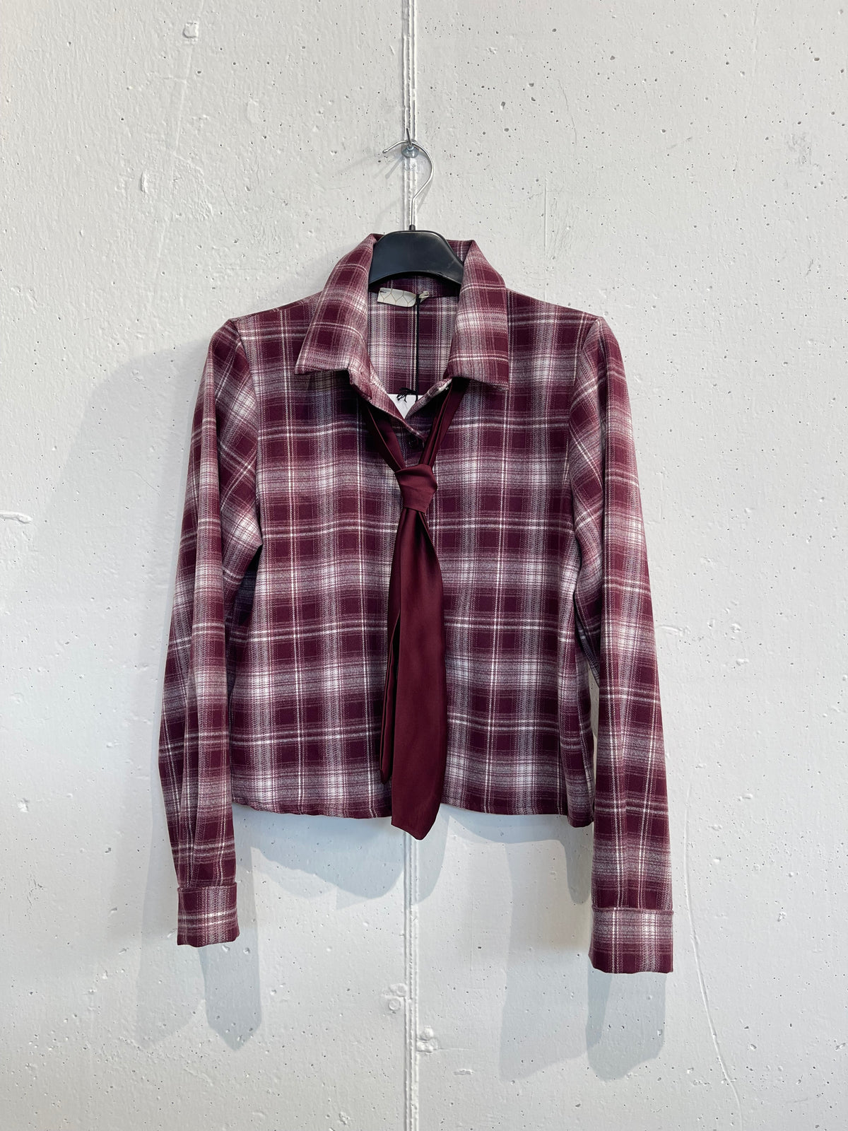 Camicia boscaiolo con cravatta