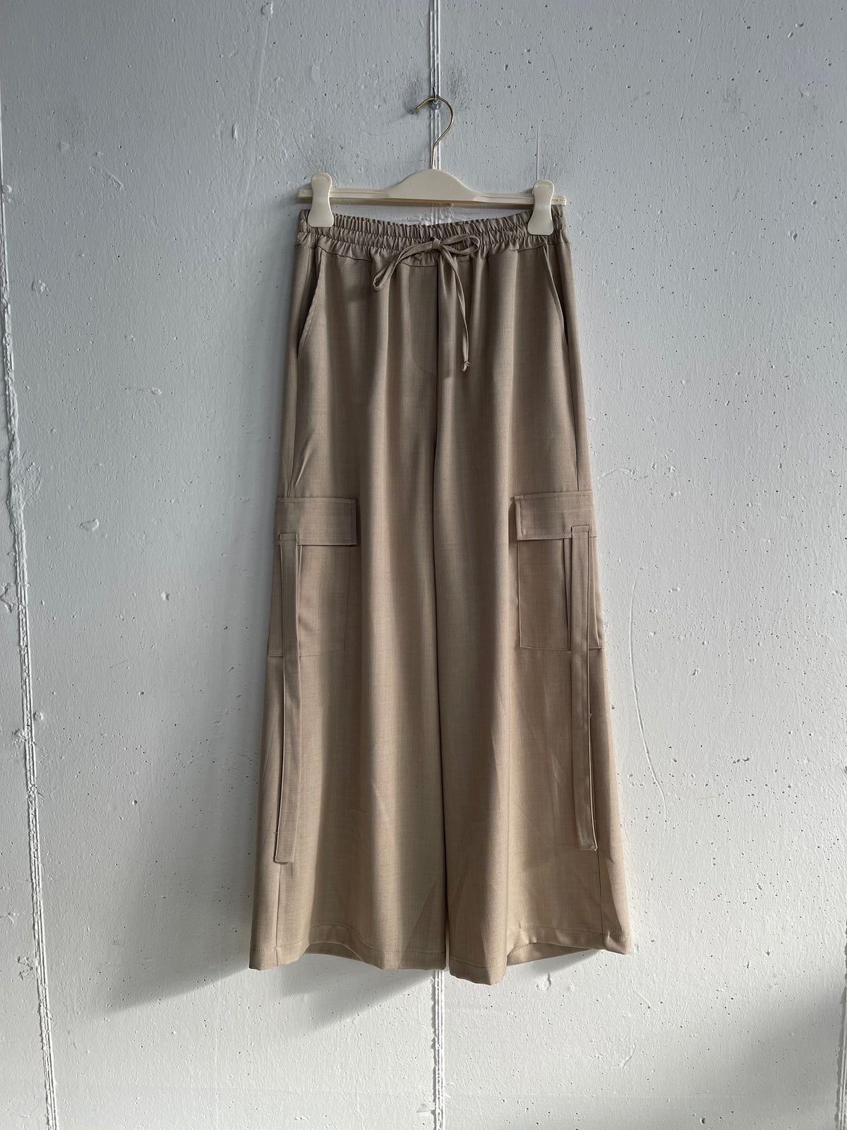 Pantalone con lacci