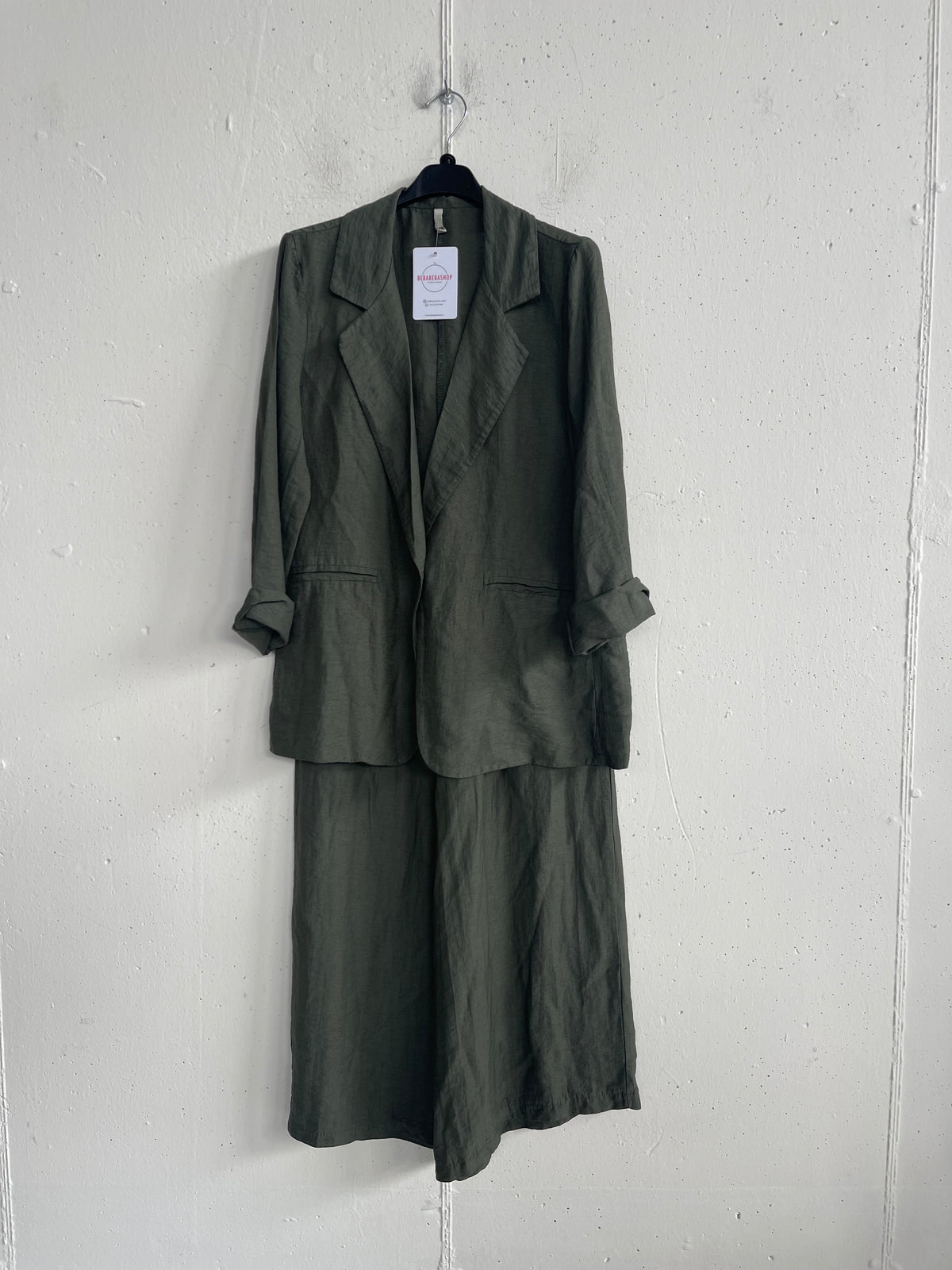 Completo elegante misto lino