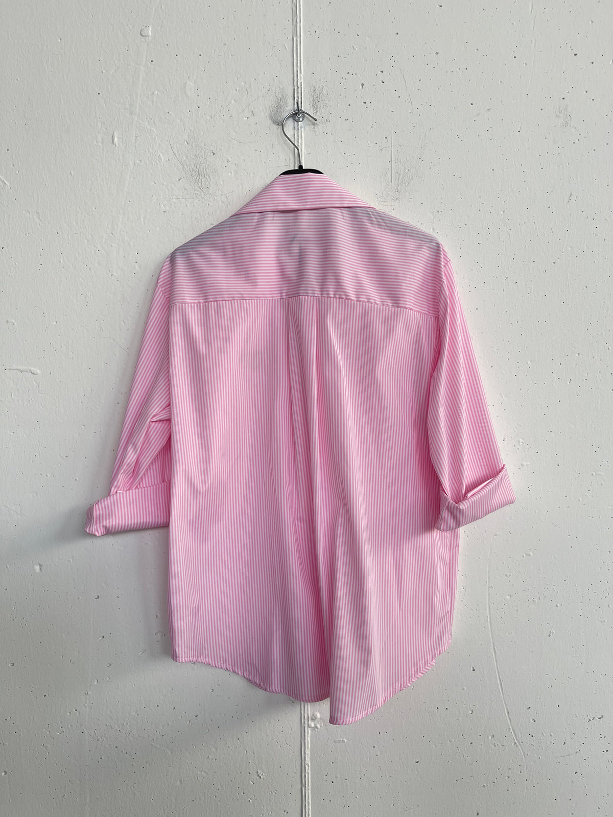 Camicia con cuore ricamato a righine