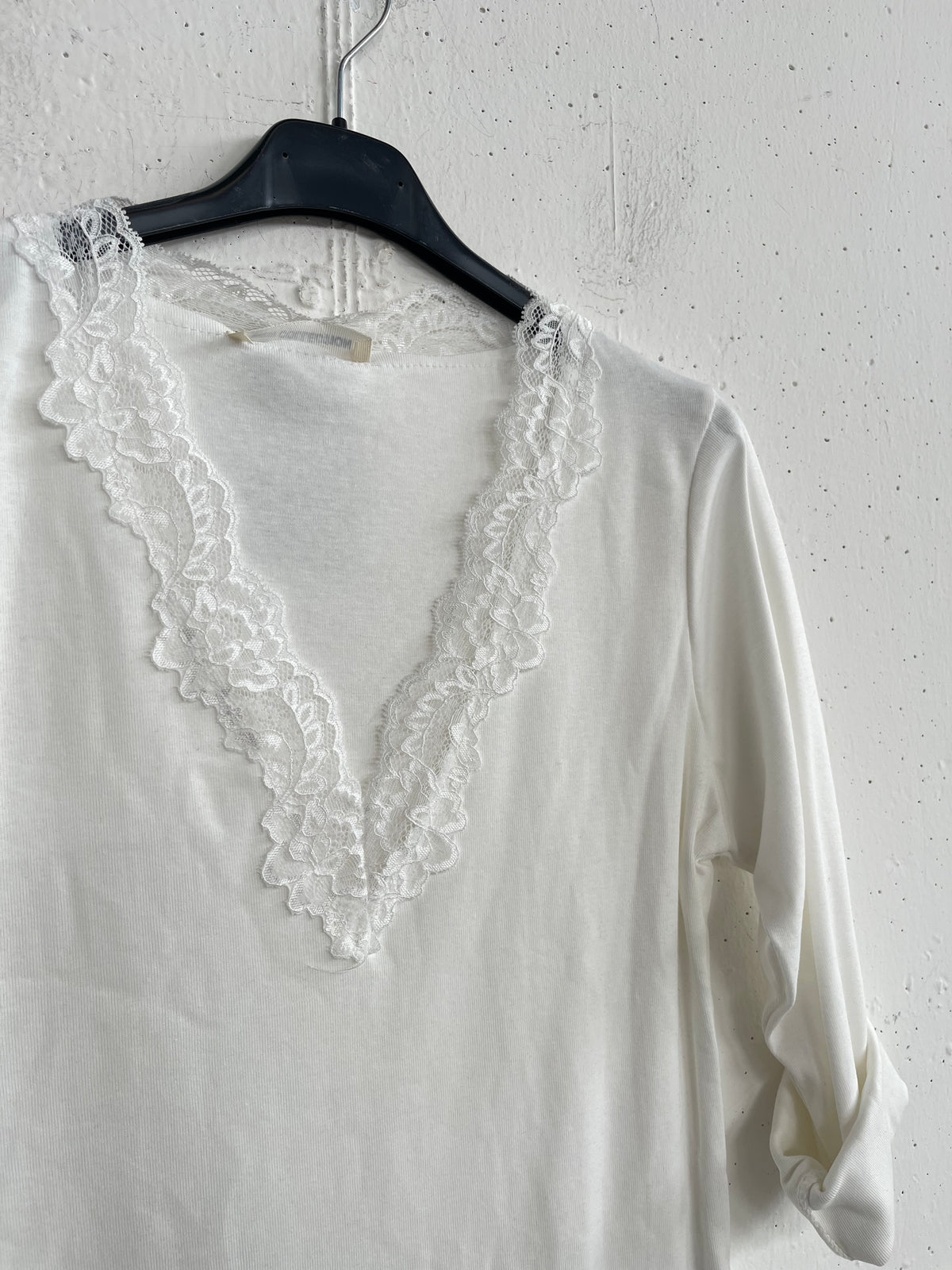 Maglia a manica lunga con scollo in pizzo