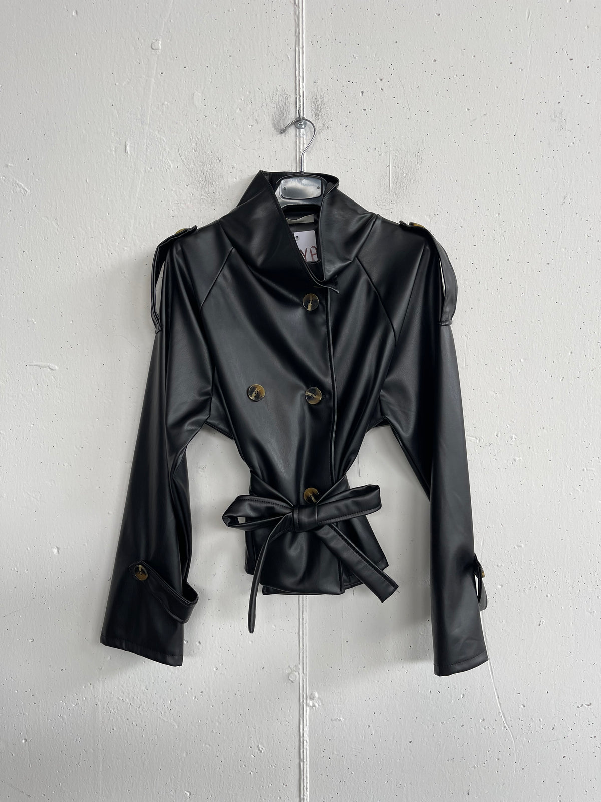 Trench corto in ecopelle