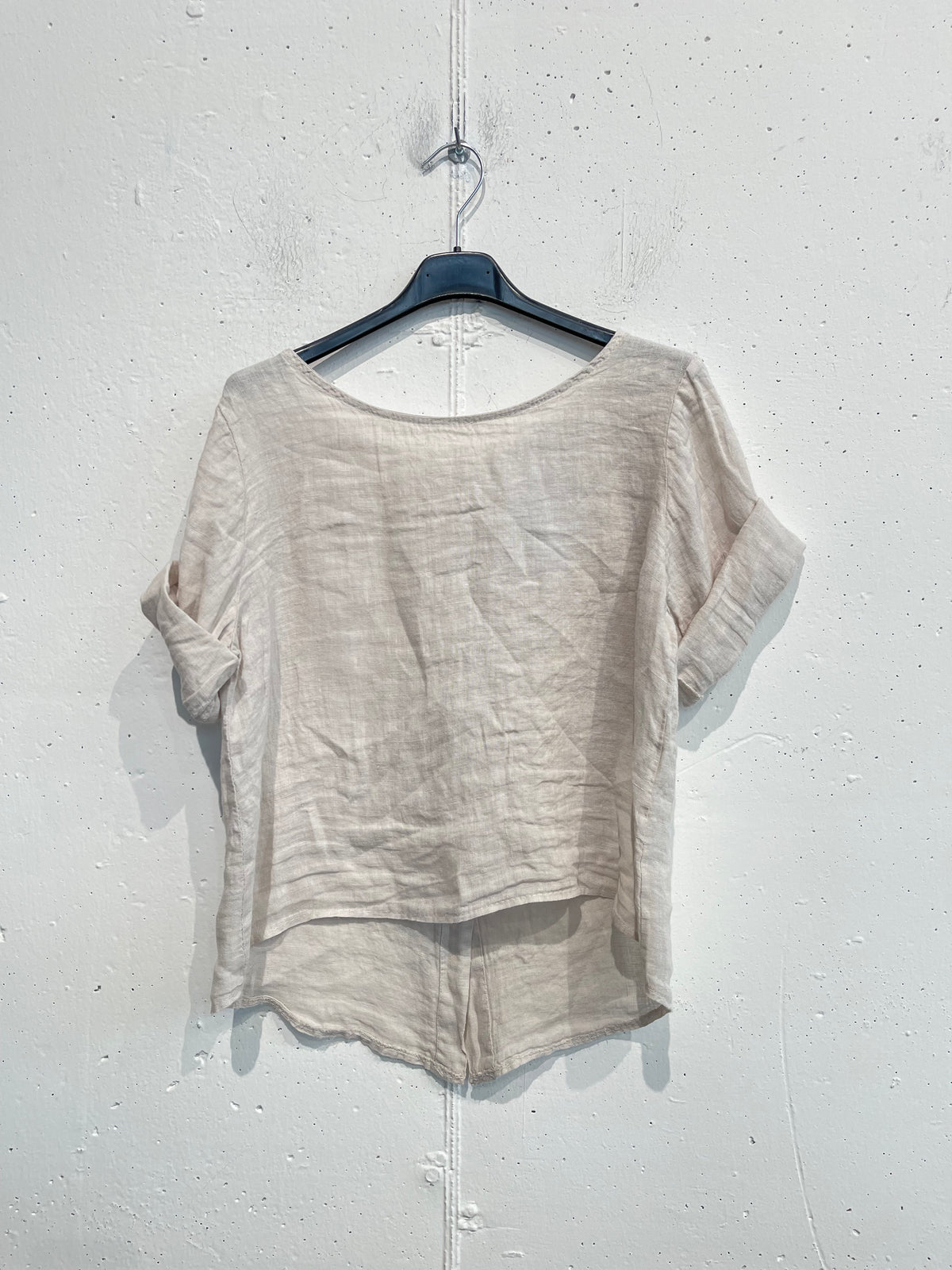 Camicia bottoncini sul retro in puro lino