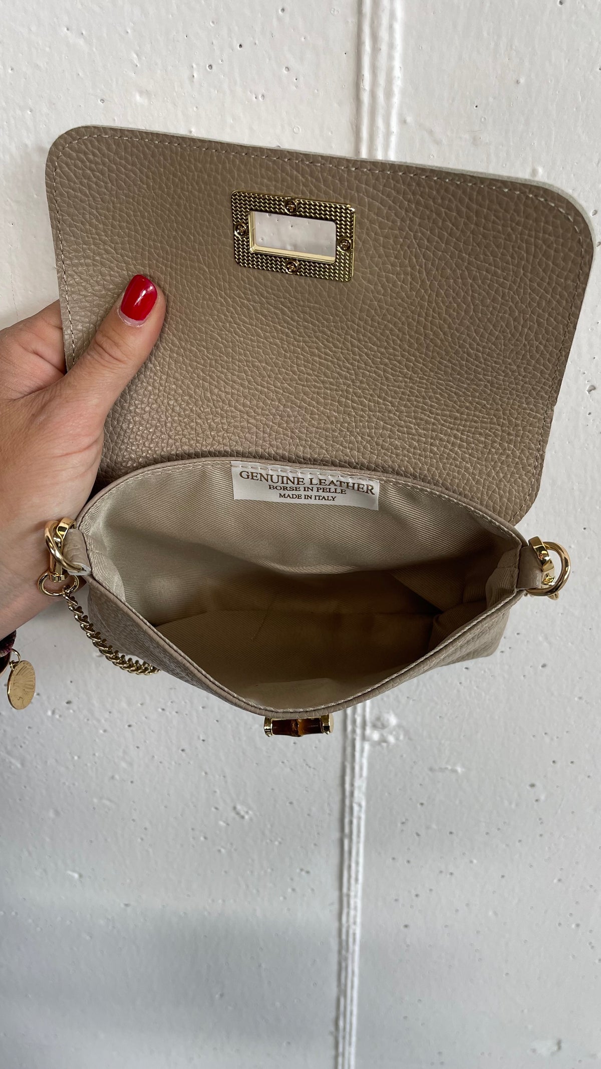 Borsa con chiusura in osso