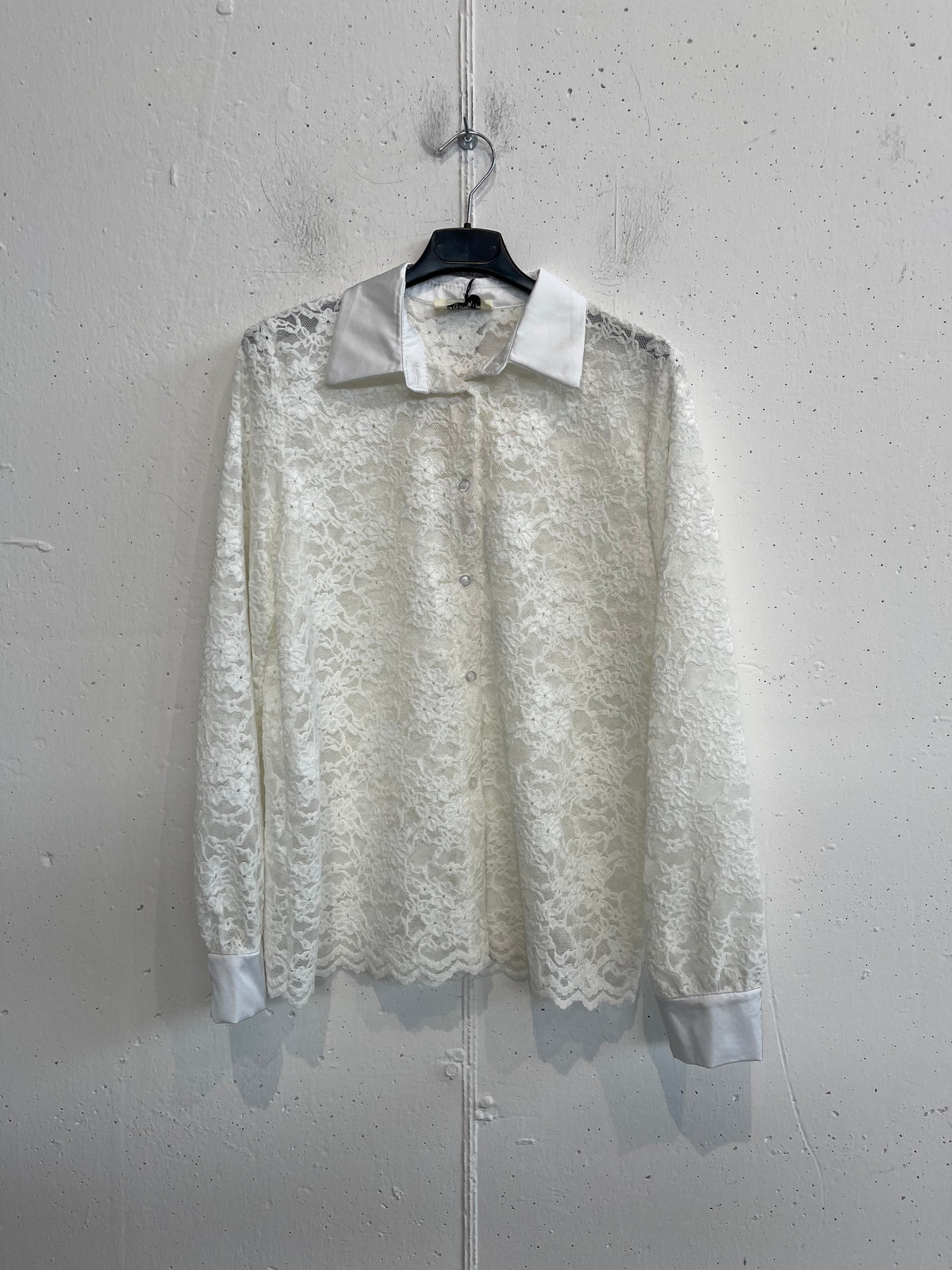 Camicia in pizzo trasparente