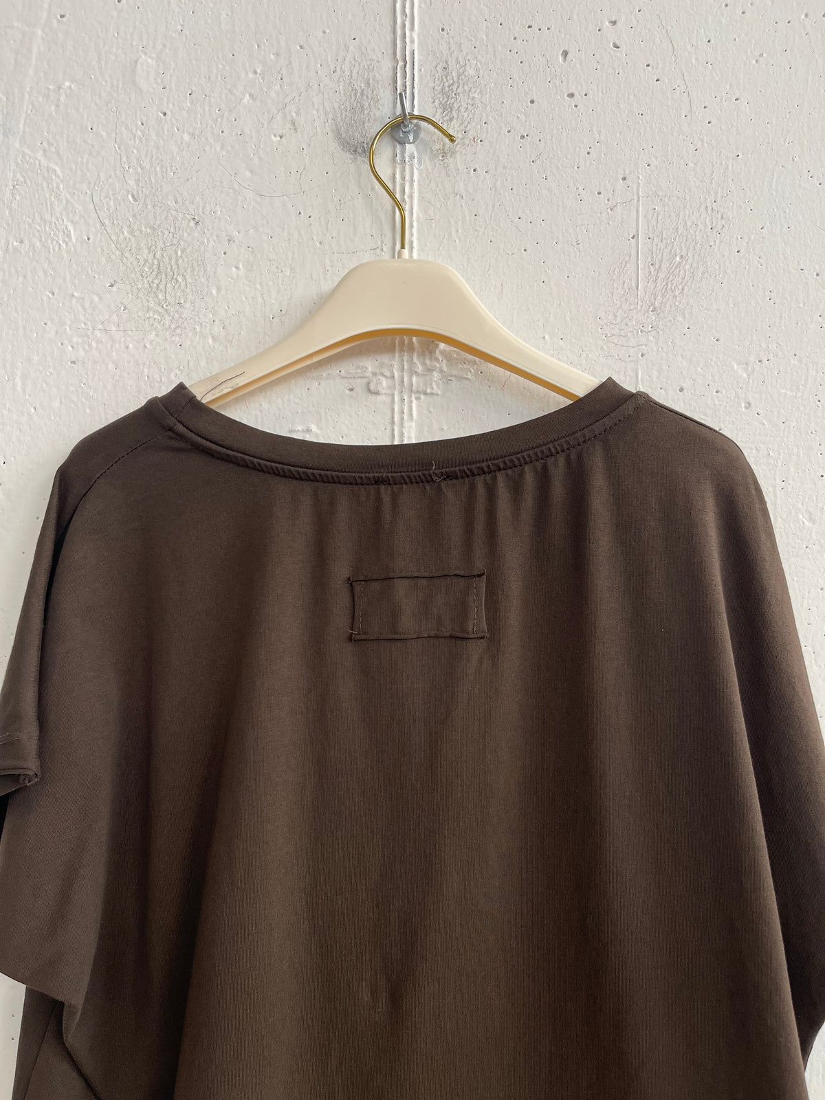 T-shirt morbida taglio vivo