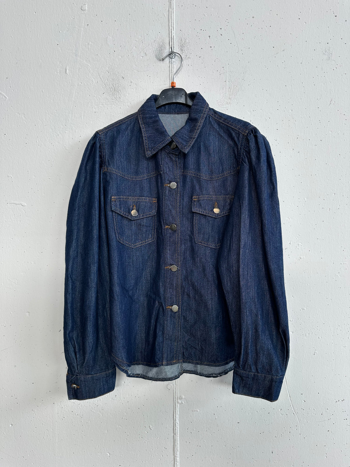 Camicia in jeans con manica a sbuffo