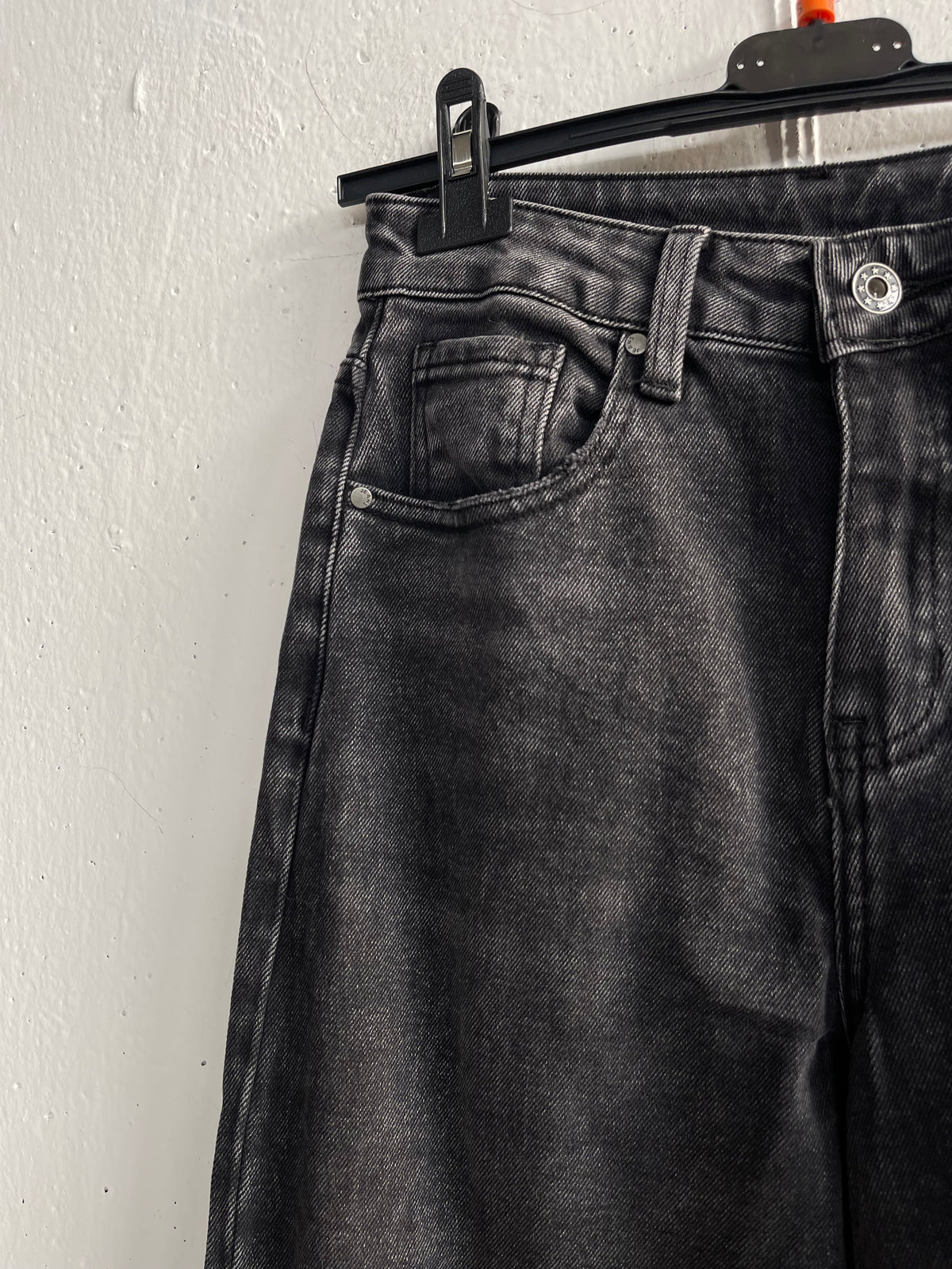 Jeans nero sfrangiato