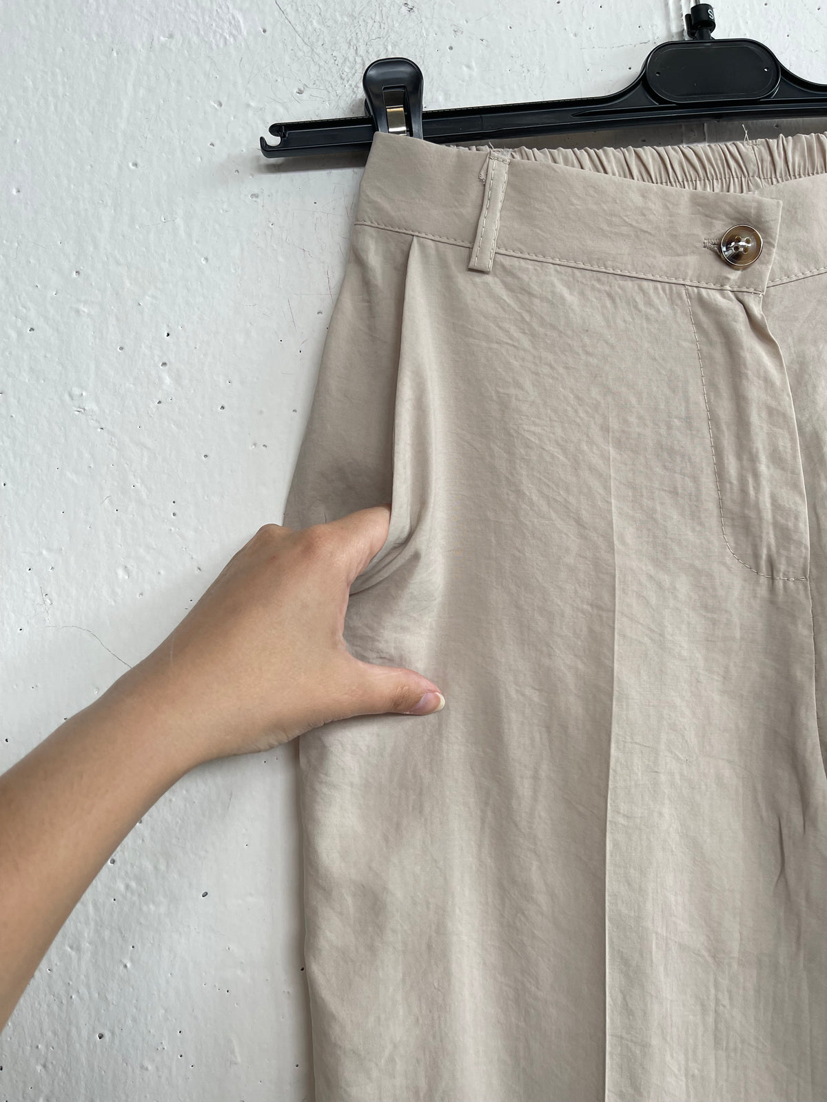 Pantalone a palazzo classico con elastico sul retro