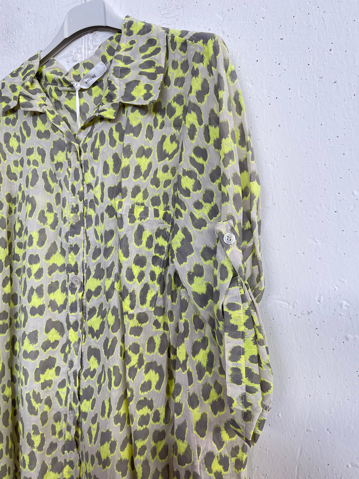 Camicia Leopard fluo con bottoncini