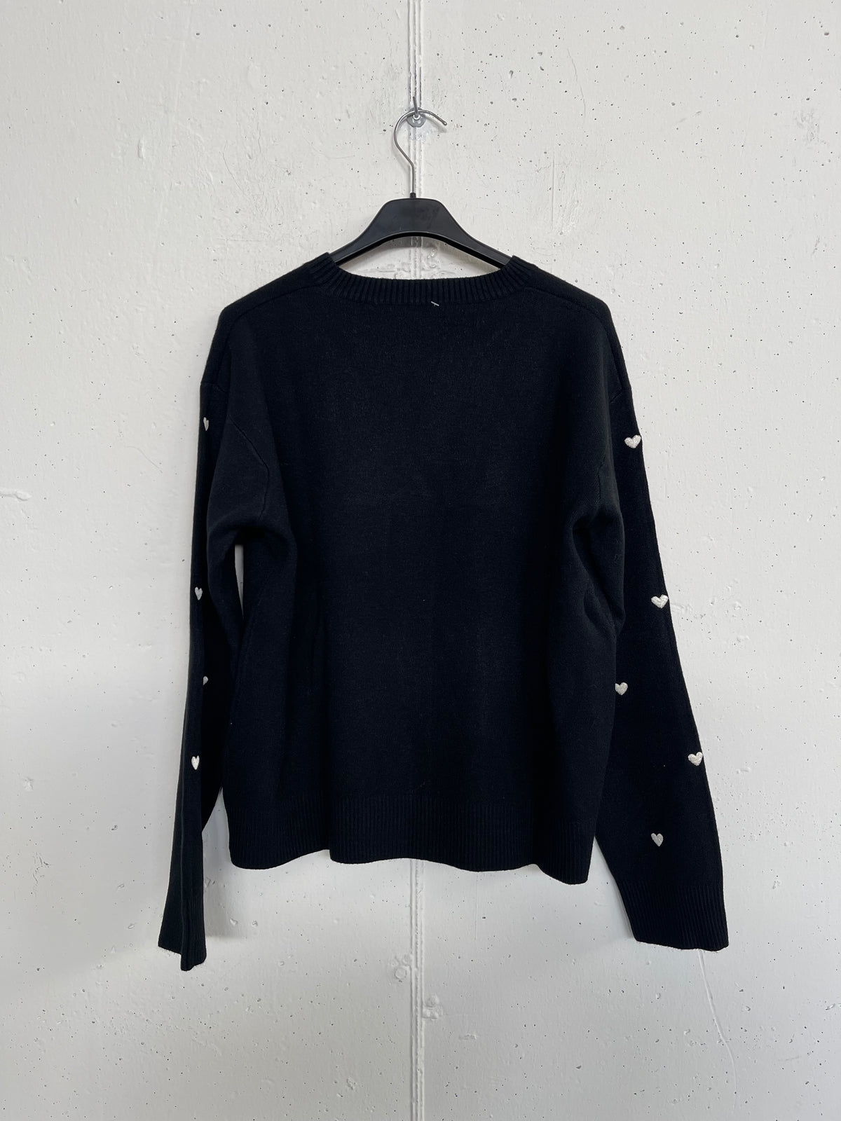 Pull cuoricini ricamati