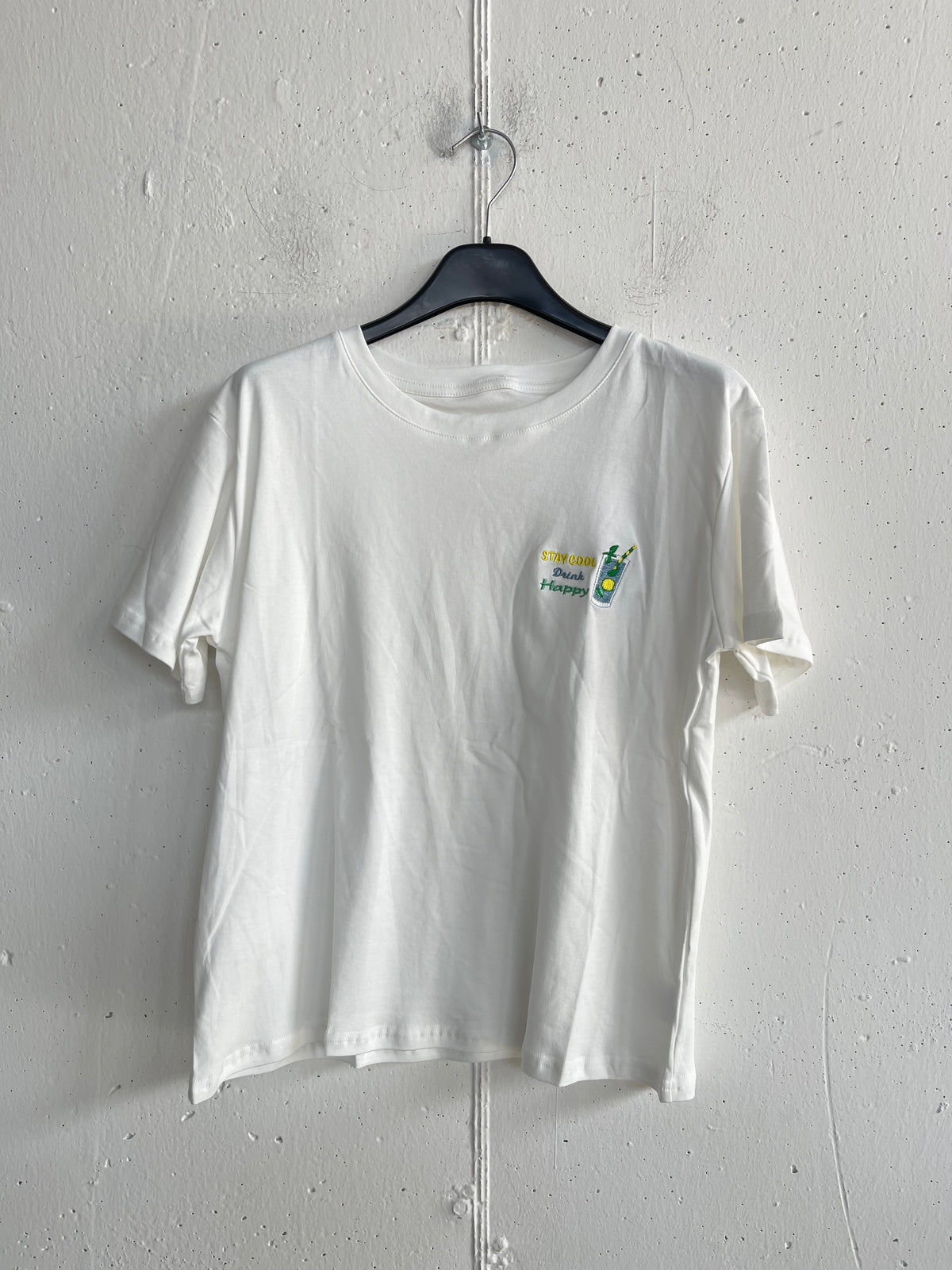 T-shirt scritta ricamata "STAY COOL"
