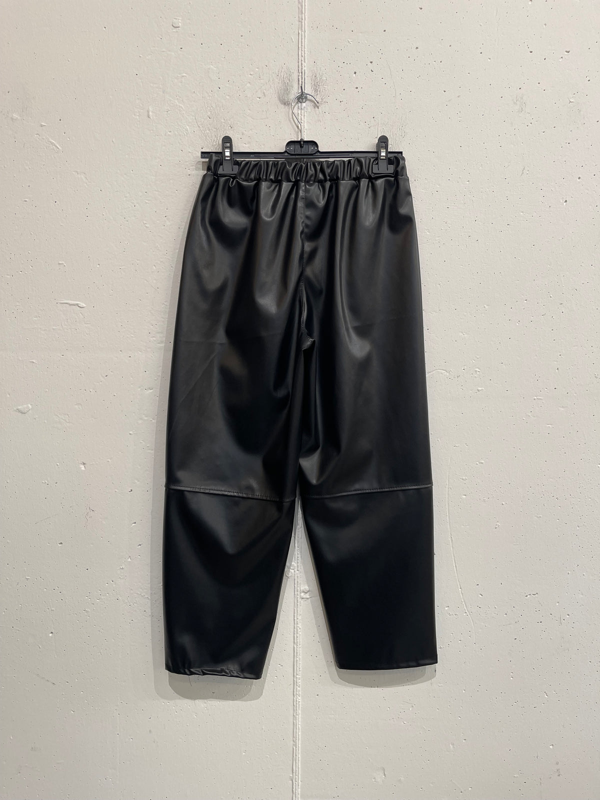 Pantalone balloon in ecopelle