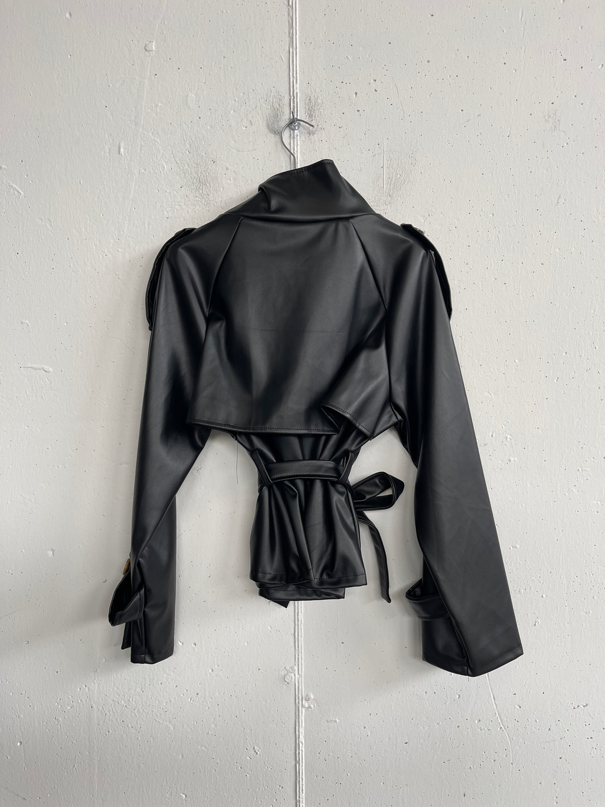 Trench corto in ecopelle