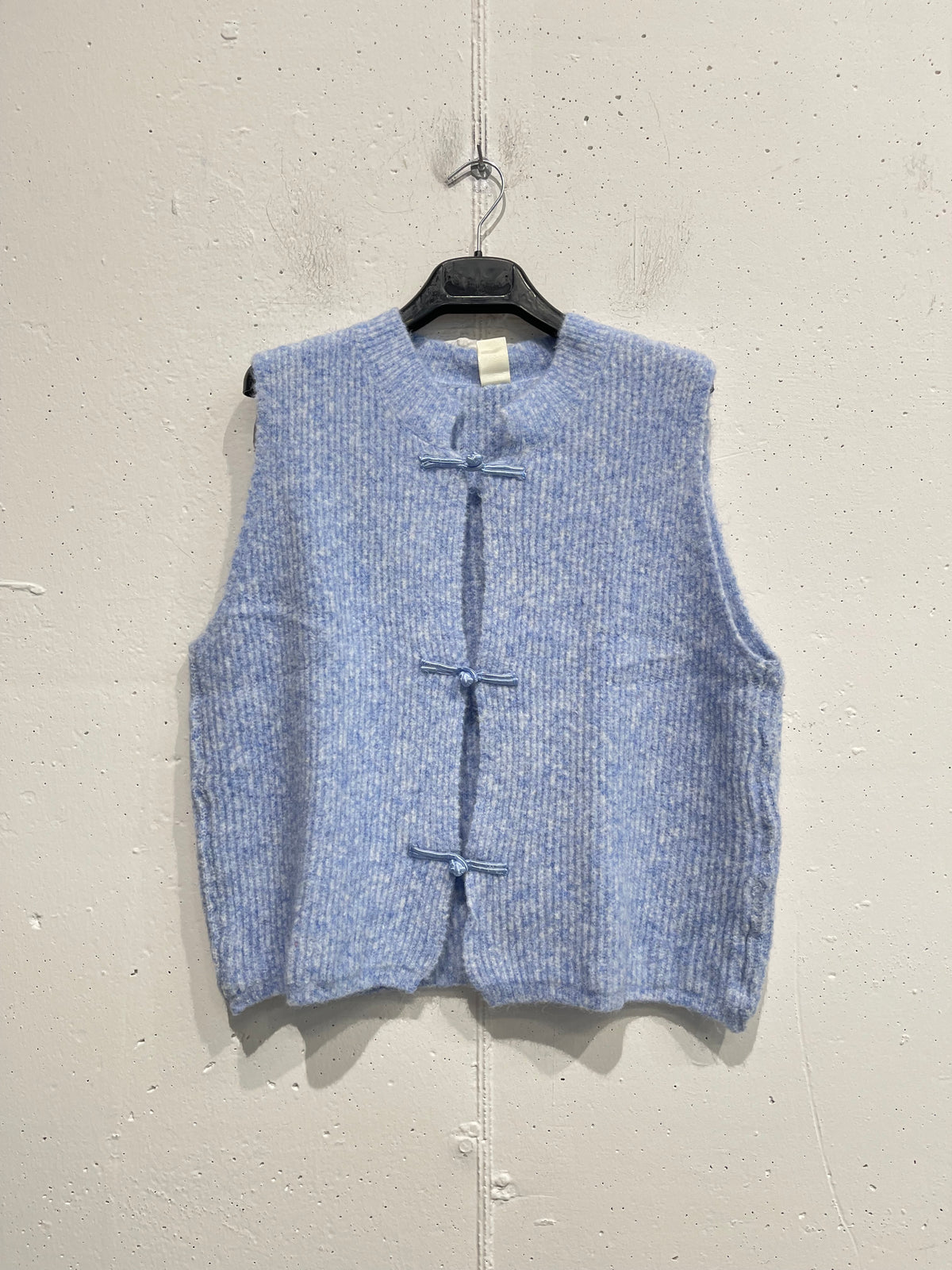 Gilet misto lana con alamari