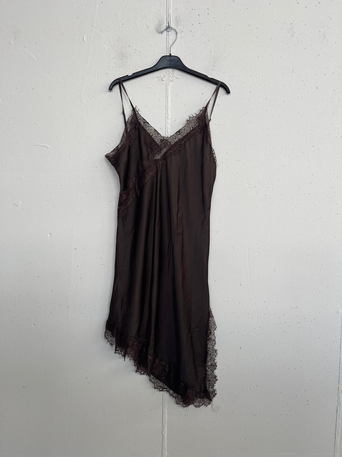 Abito lingerie taglio obliquo