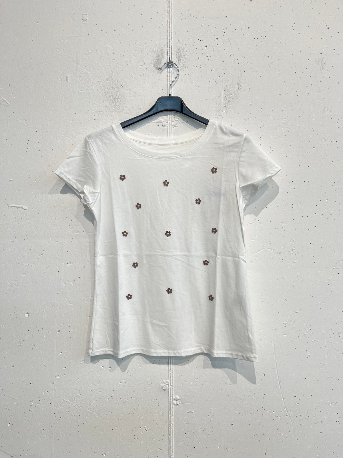 T-shirt dettagli ricamati 3D