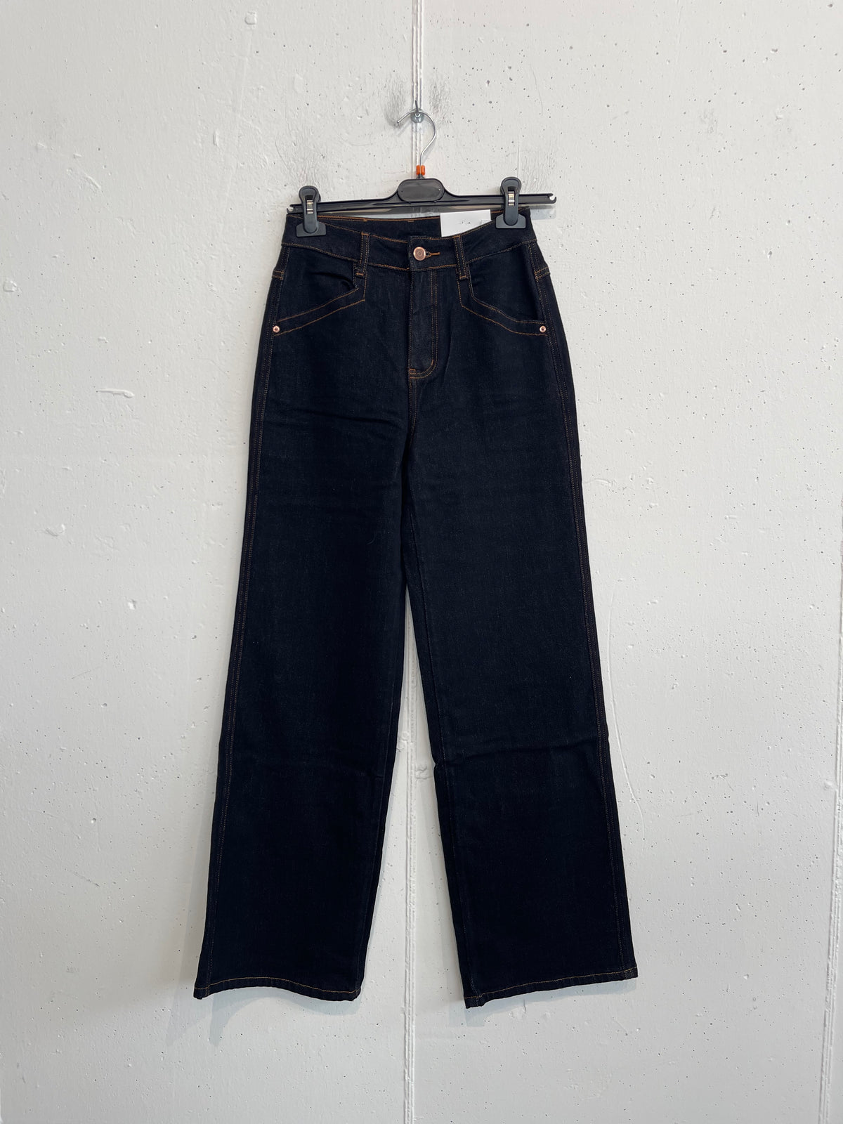 Jeans palazzo dark con cuciture a contrasto