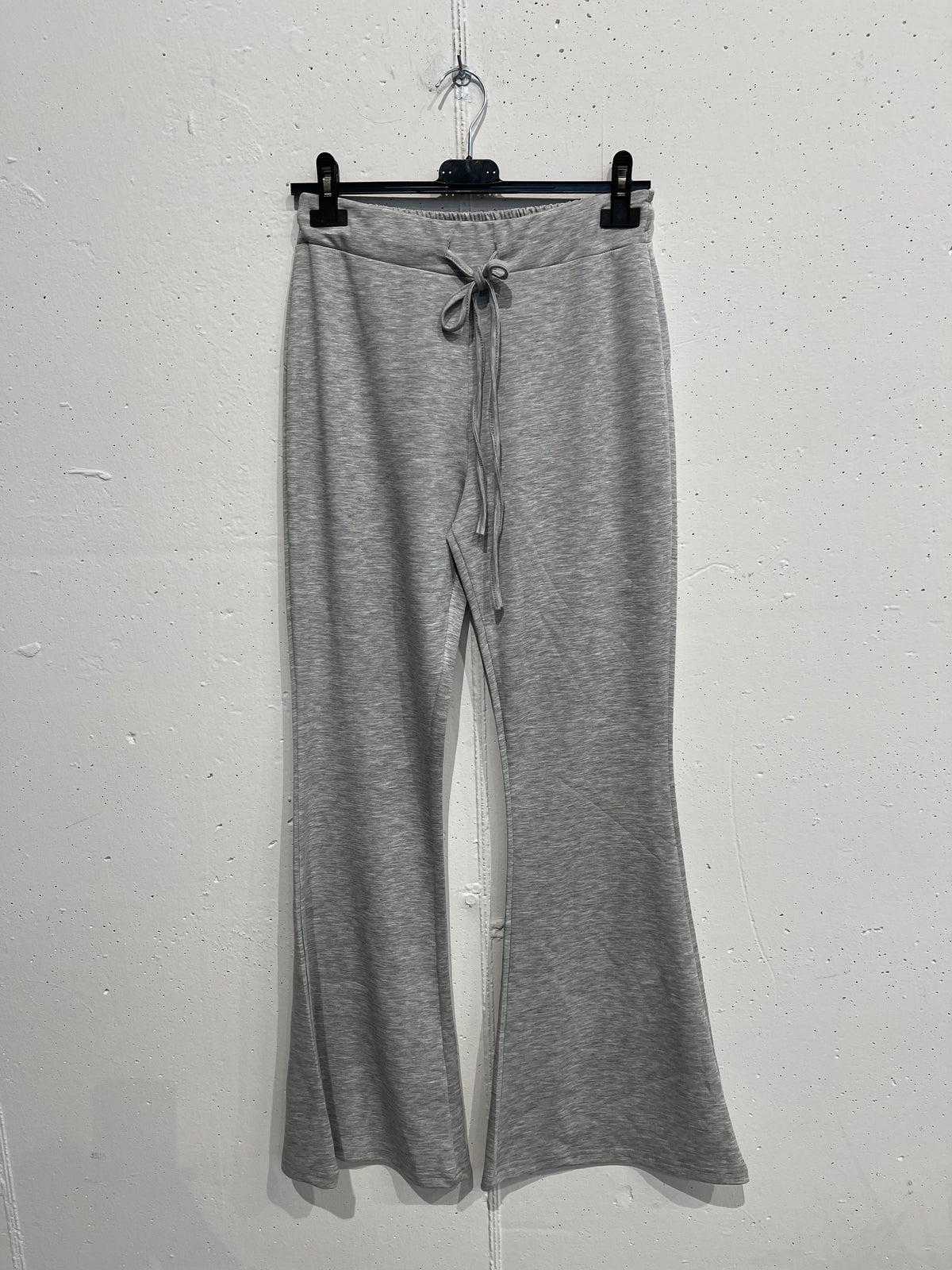Pantaloni tuta a campana