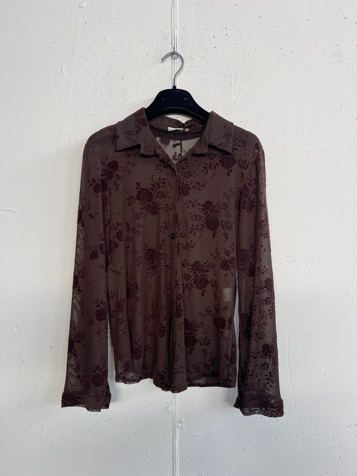 Camicia trasparente con fiori di ciniglia