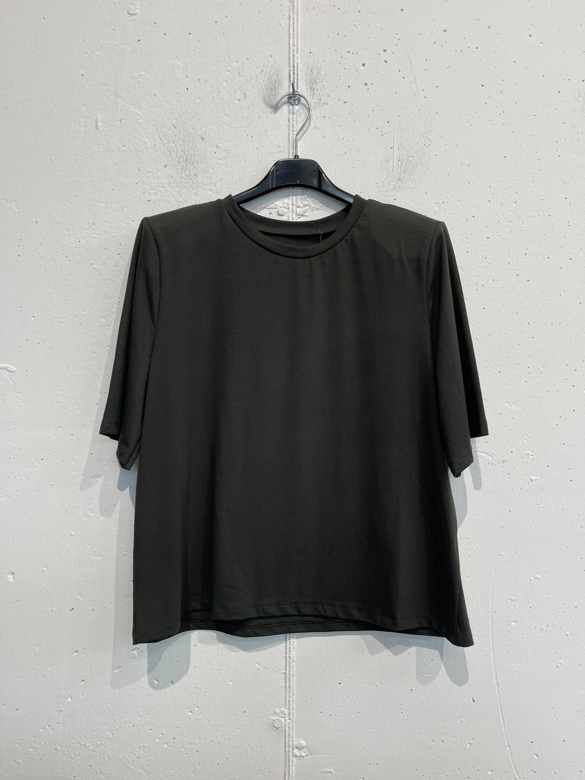 T-shirt spalline imbottite