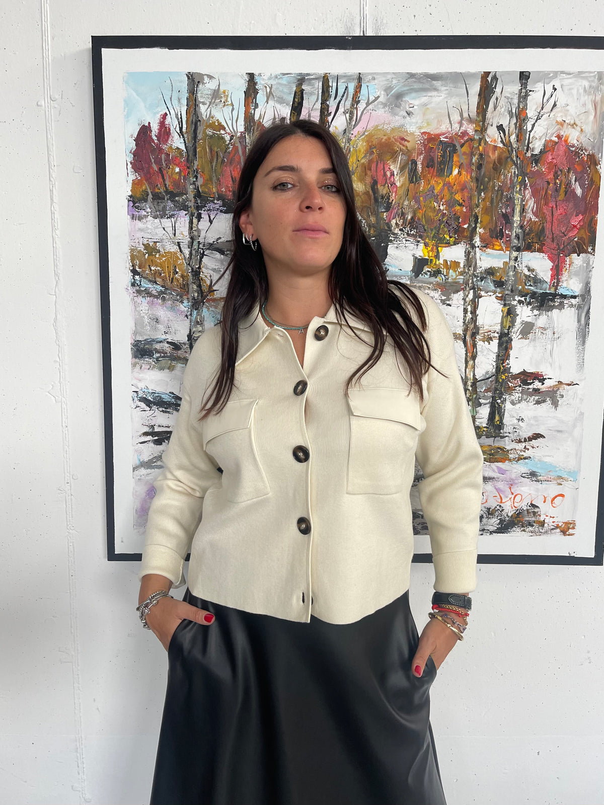 Cardigan con scollo a camicia e dettagli in ecopelle