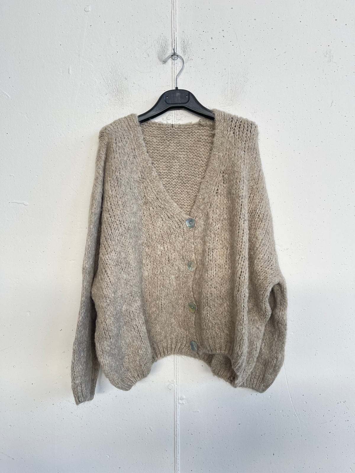 Cardigan misto lana con bottoni effetto perlato