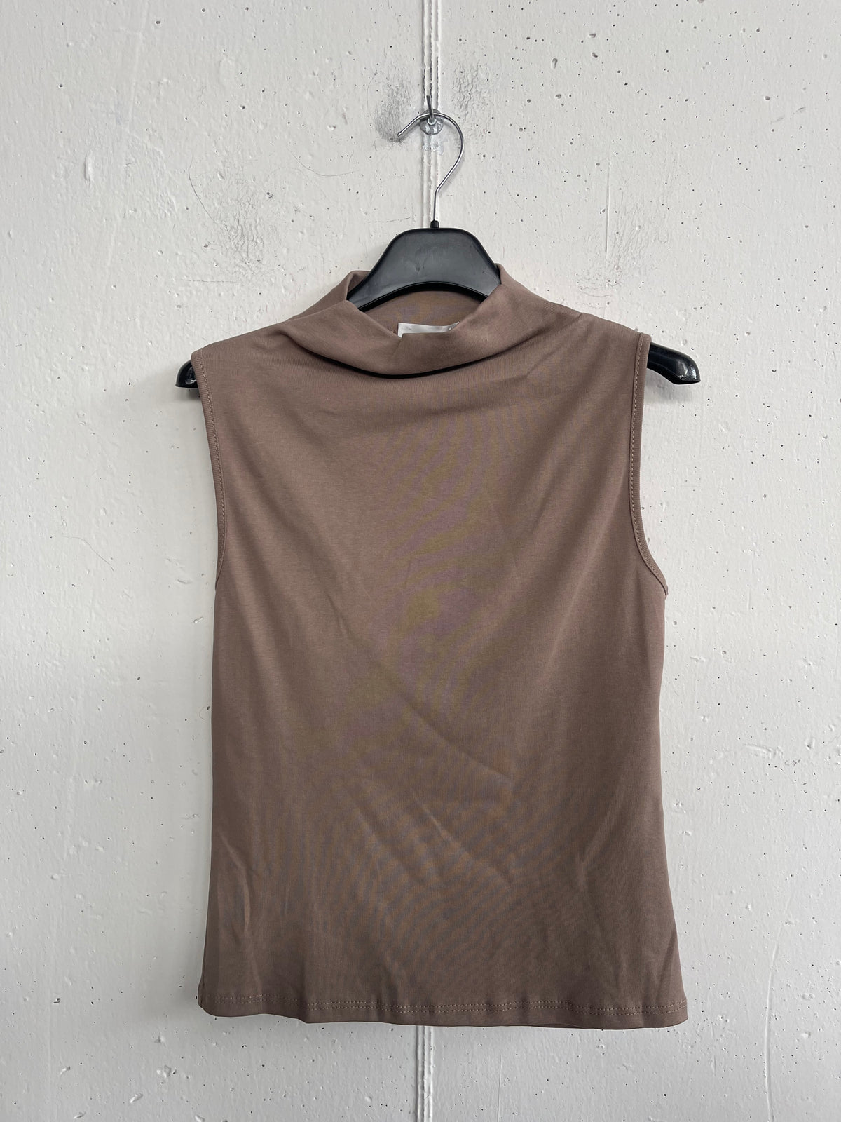 Top smanicato in cotone