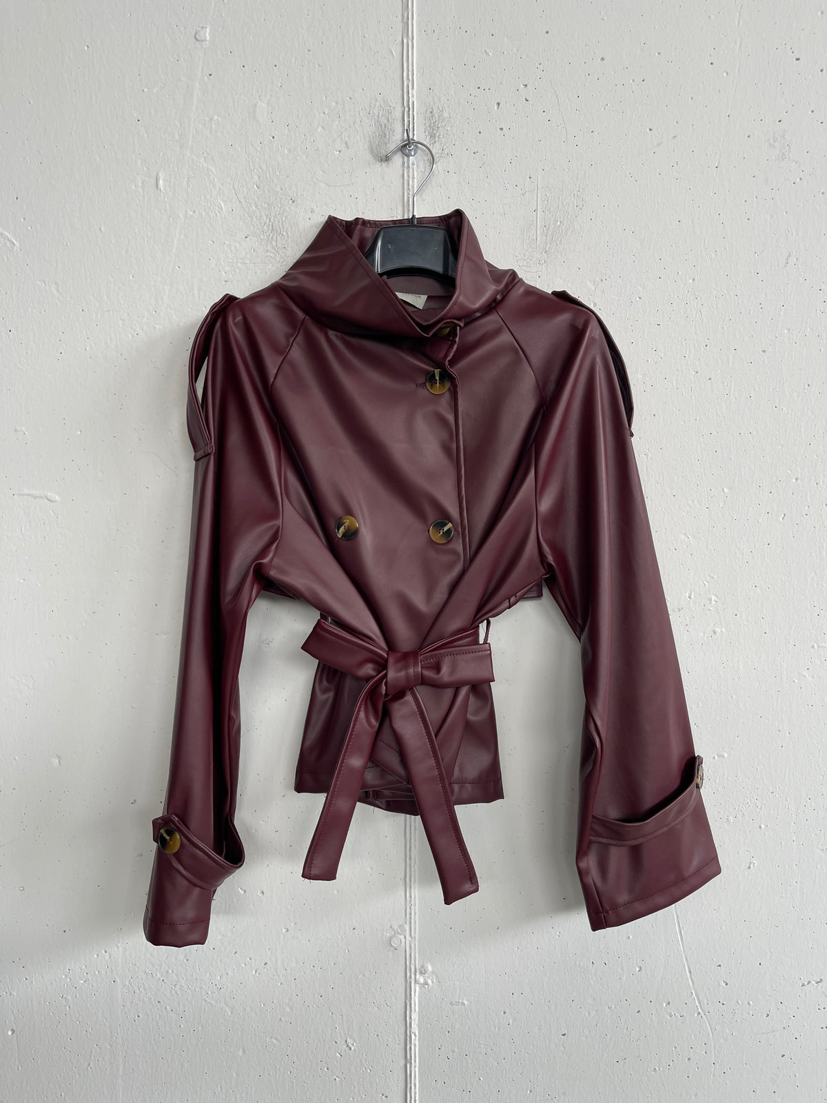Trench corto in ecopelle