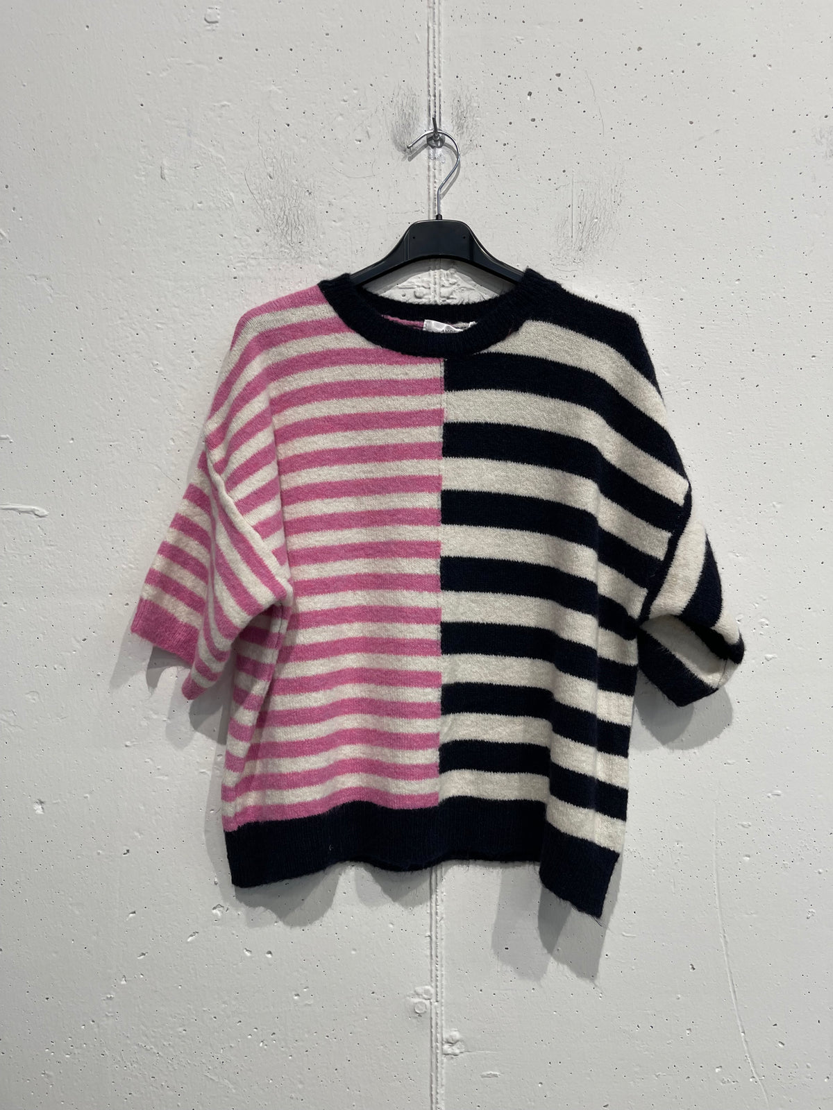 Pull righe bicolore con manica a tre quarti