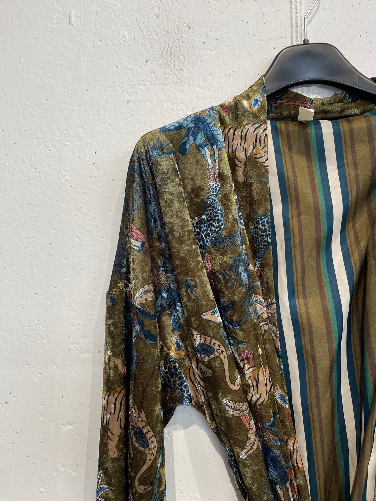 Kimono in ciniglia con cintura ed interno in fantasia
