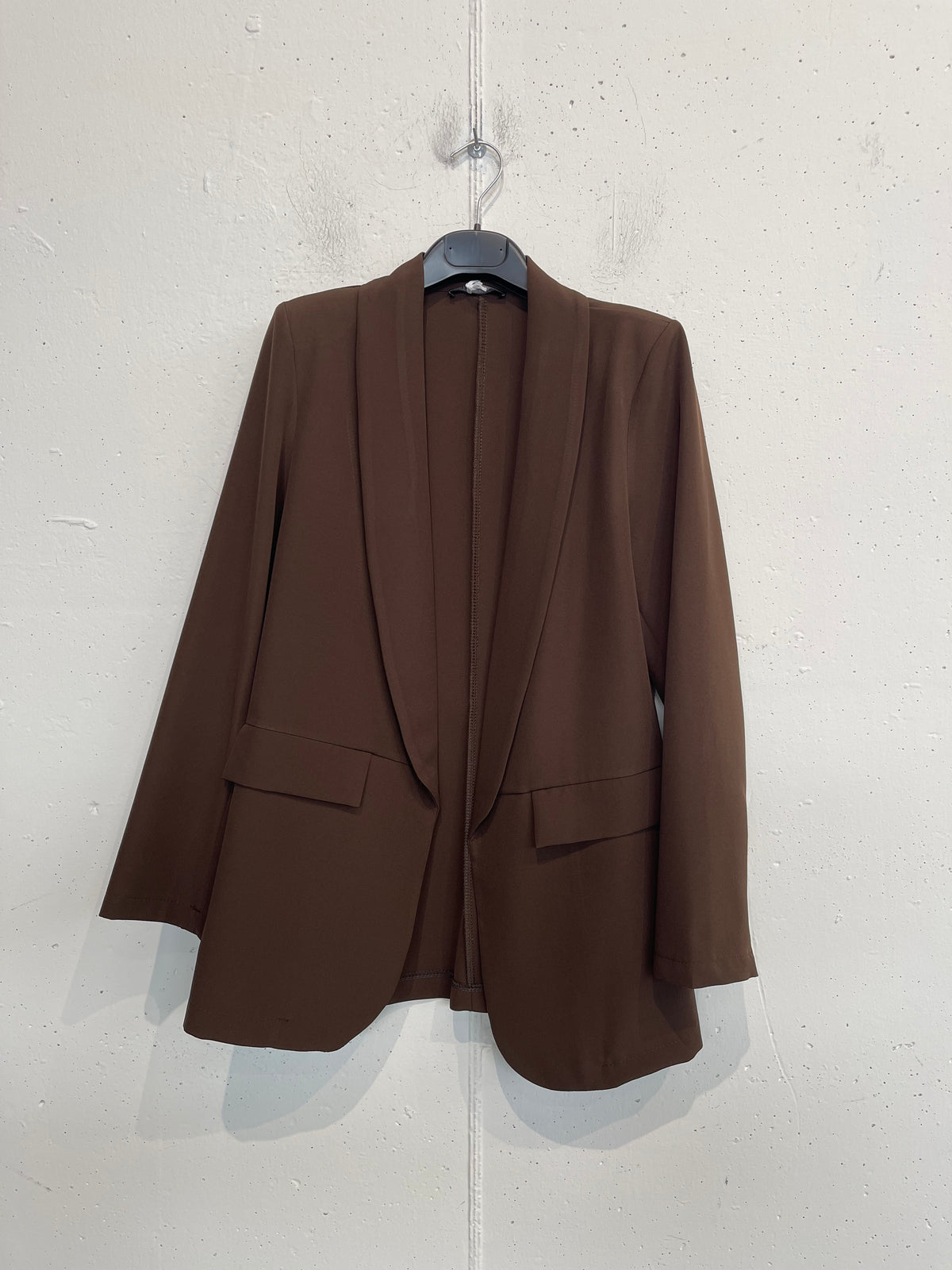 Blazer con spalline imbottite sfiancato e sfoderato