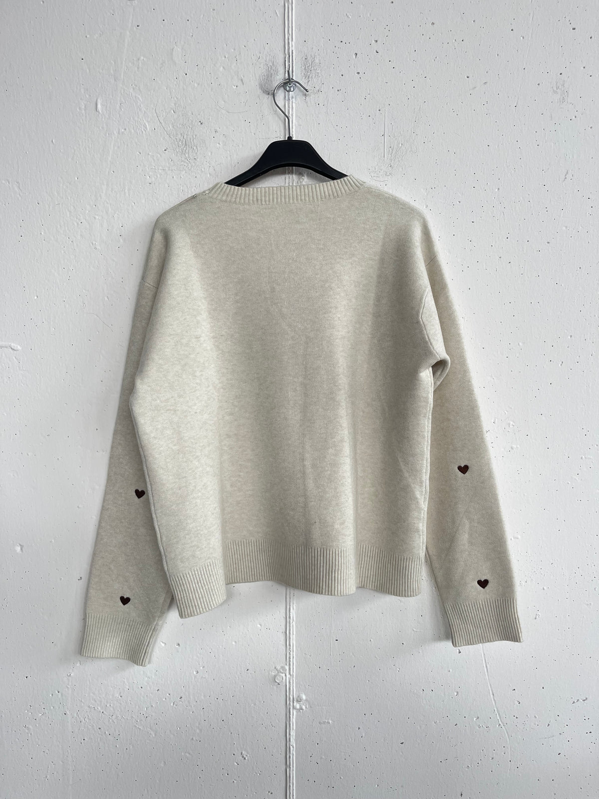 Pull cuoricini ricamati