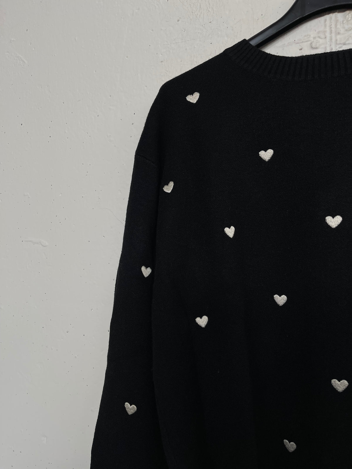 Pull cuoricini ricamati