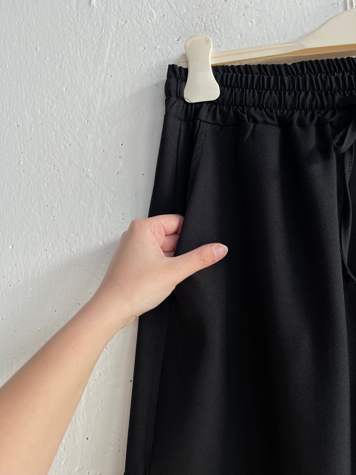 Pantalone con lacci