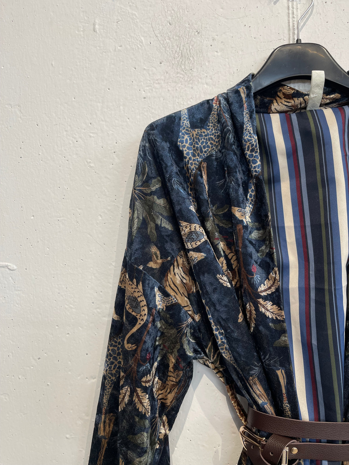 Kimono in ciniglia con cintura ed interno in fantasia