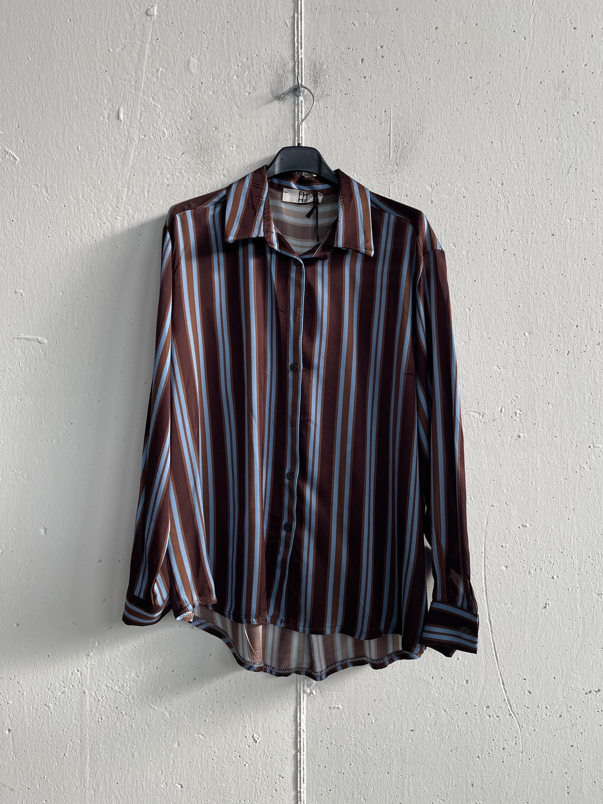 Camicia satinata a righe