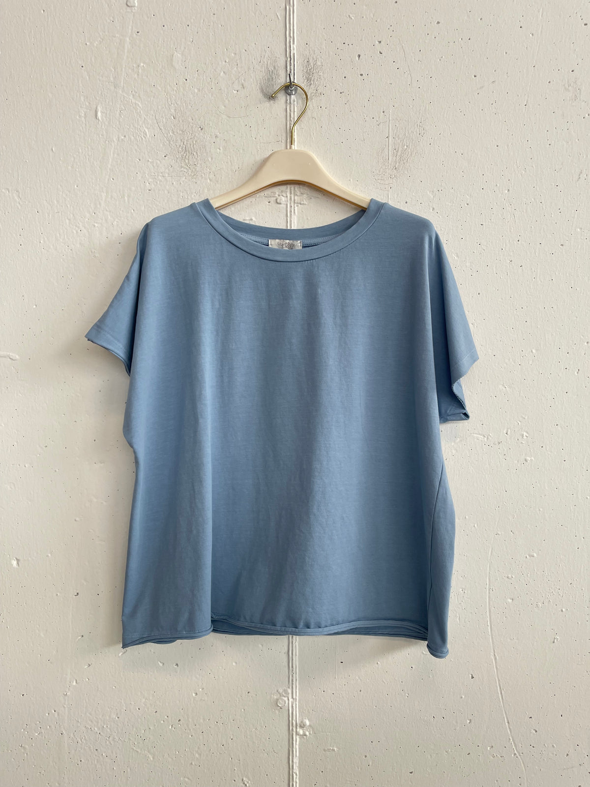 T-shirt morbida taglio vivo