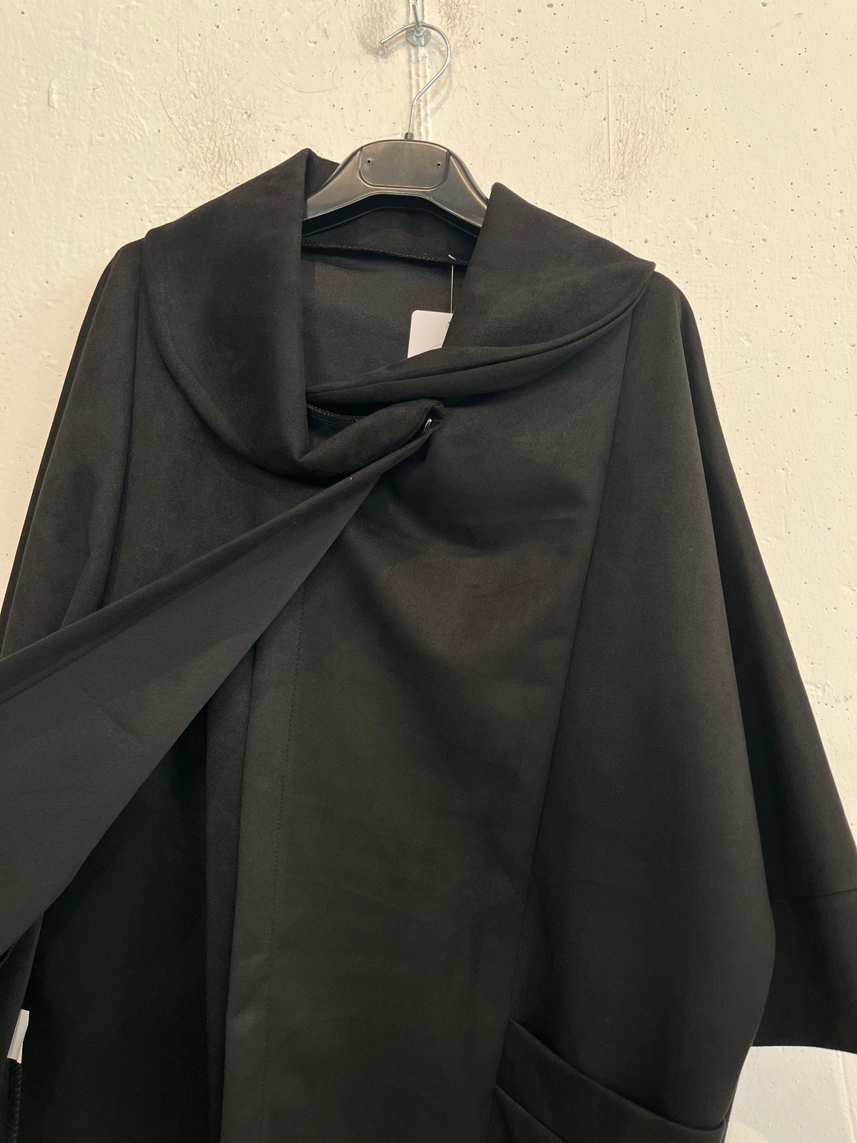 Giacca Poncho in Alcantara con cappuccio