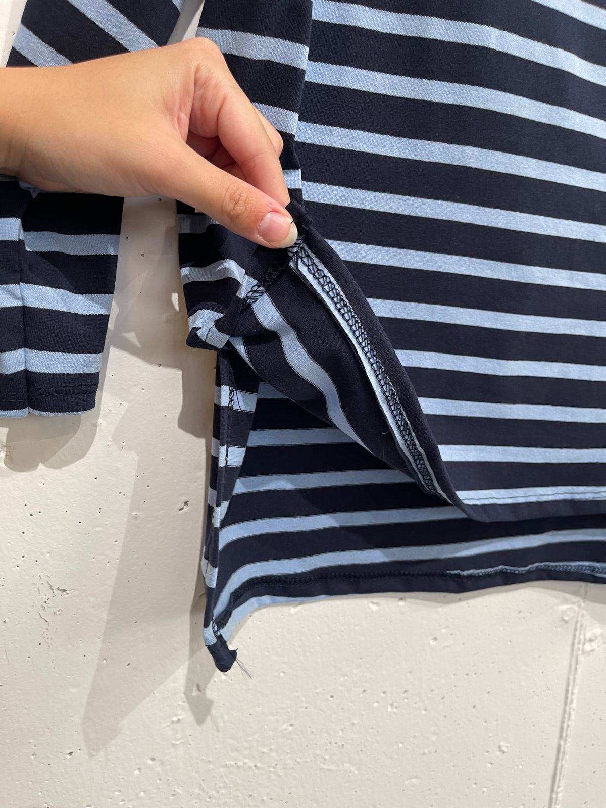 Lonsleeve a righe con collo a barchetta